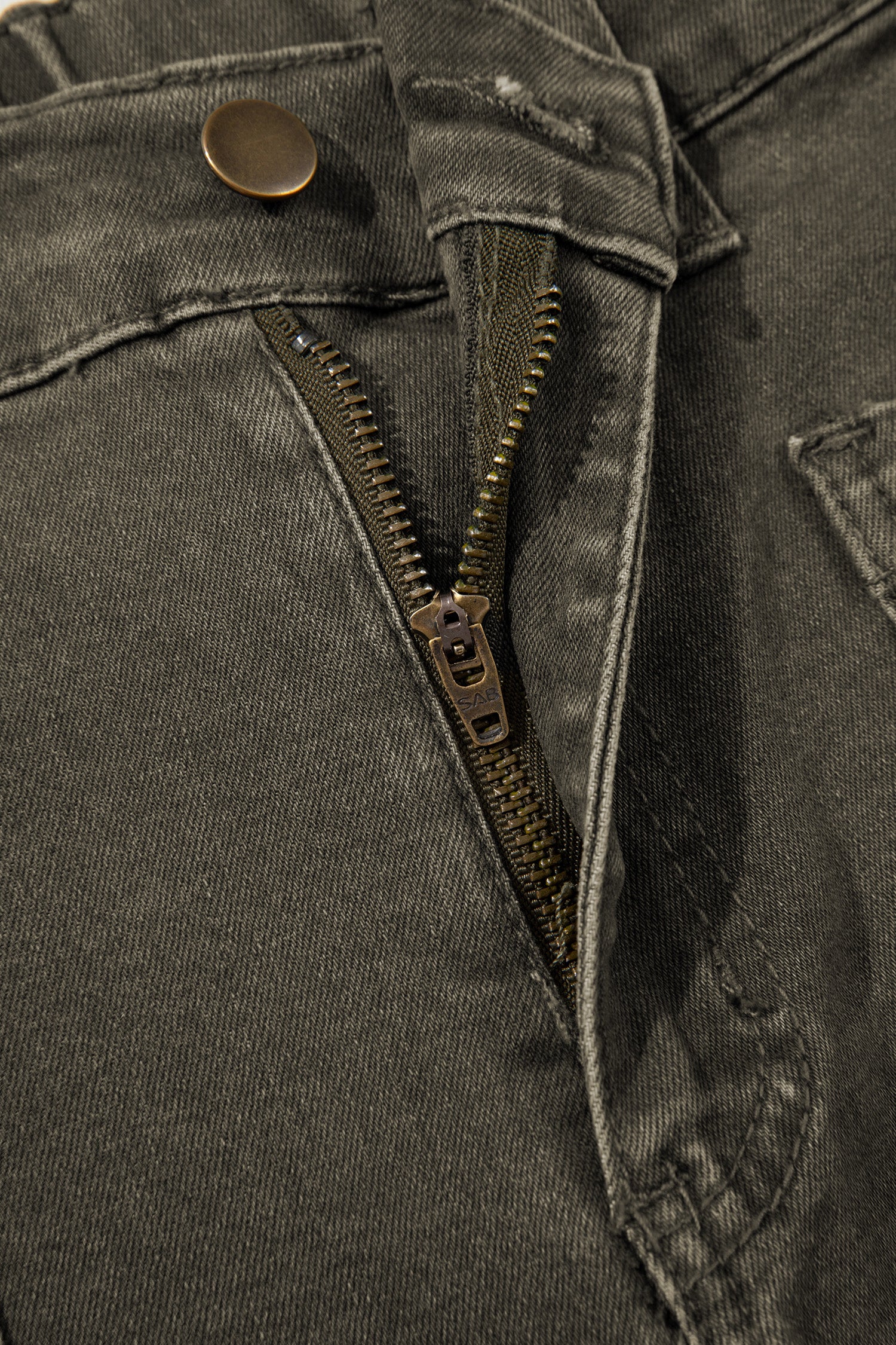 Ankle-length Barrel Jeans